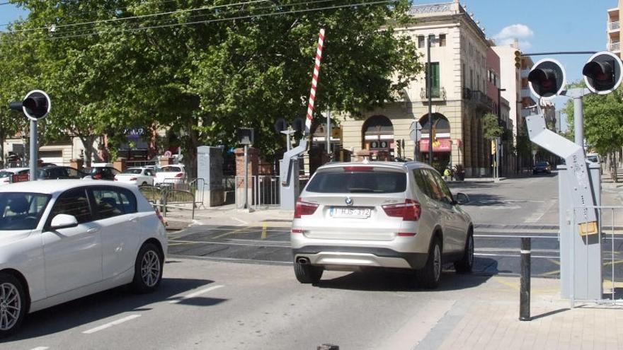 El pas a nivell del tren a Figueres