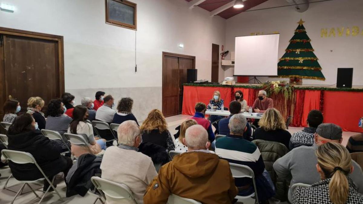 Asamblea vecinal en Santa Anastasia.  |   