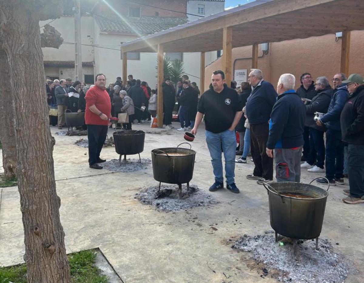 Los vecinos degustaron el tradicional rancho.