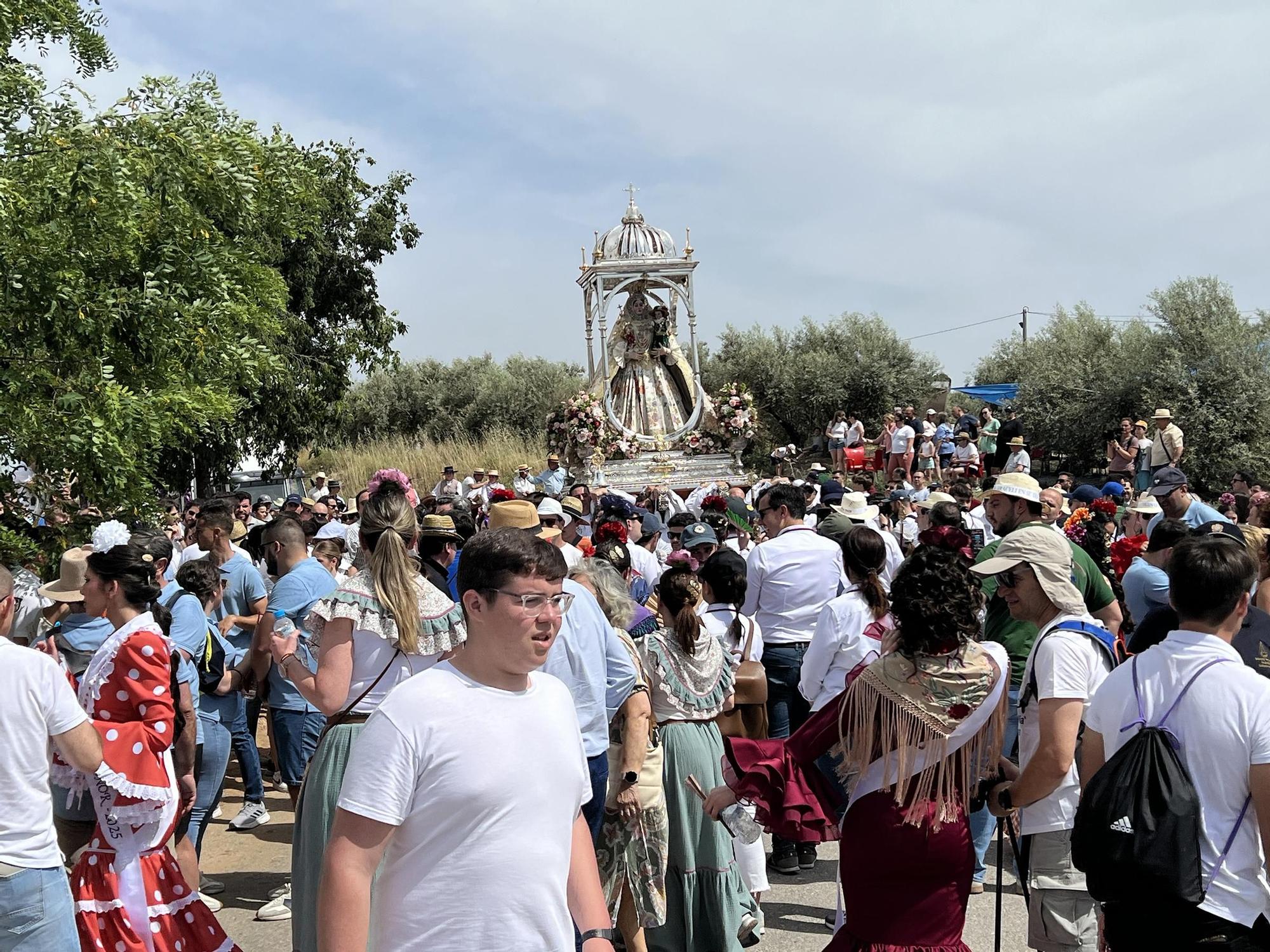 La Virgen de Araceli de Lucena regresa a su Santuario en la Romería de Subida