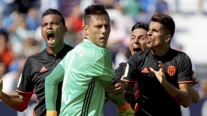 Tres exporteros del Valencia analizan a Diego Alves