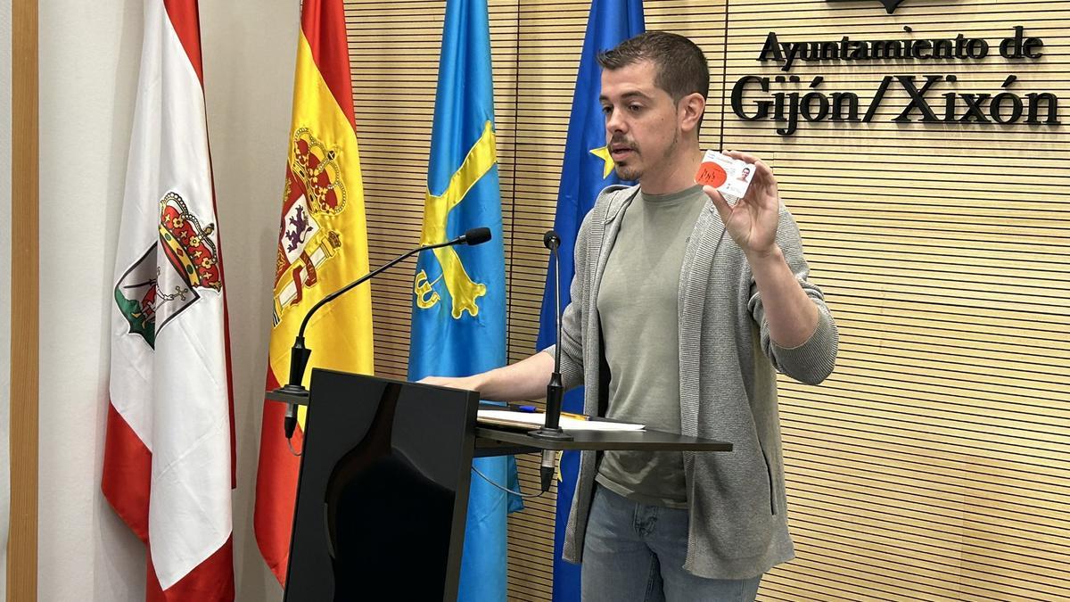 Javier Suárez Llana, durante la rueda de prensa.