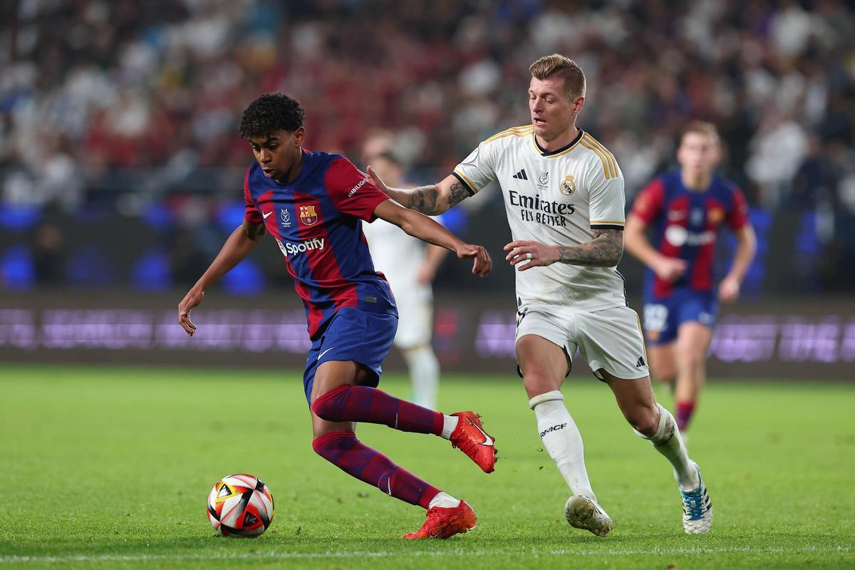 Lamine Yamal y Toni Kroos / Real Madrid - FC Barcelona