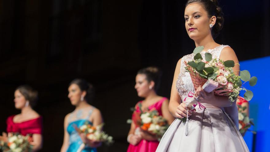 Neus Bartoll cumple el sueño de ser la reina de las fiestas de l´Alcora