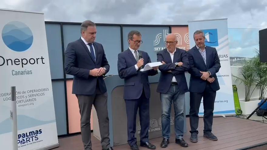 Las patronales portuarias Oneport y Provicanarias reinvindicaron igualdad en su brindis navideño y advierten de los peligros que cercan al Puerto de Las Palmas