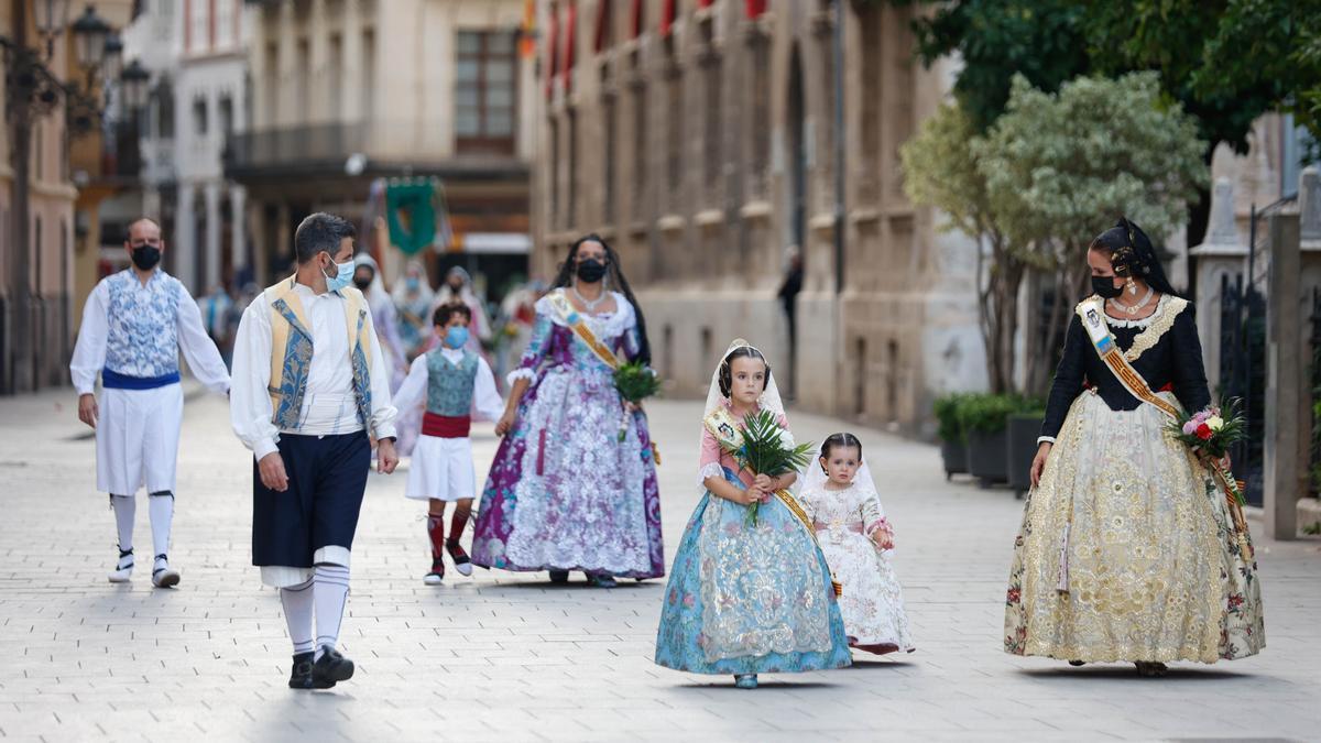 Búscate en el segundo día de Ofrenda por la calle Caballeros (entre las 18.00 y las 19.00 horas)