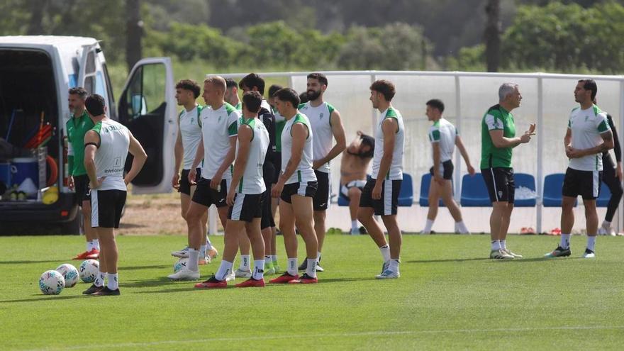 El Córdoba CF prepara con más fondo de armario su encuentro contra el Castellón