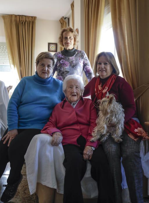 La maestra de Son Rapinya Francisca Pons cumple cien años de vida y enseñanza