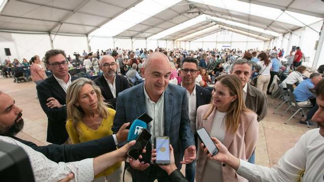 Vicent Marí el sábado en declaraciones a la prensa antes del mitin en el Recinto Ferial.
