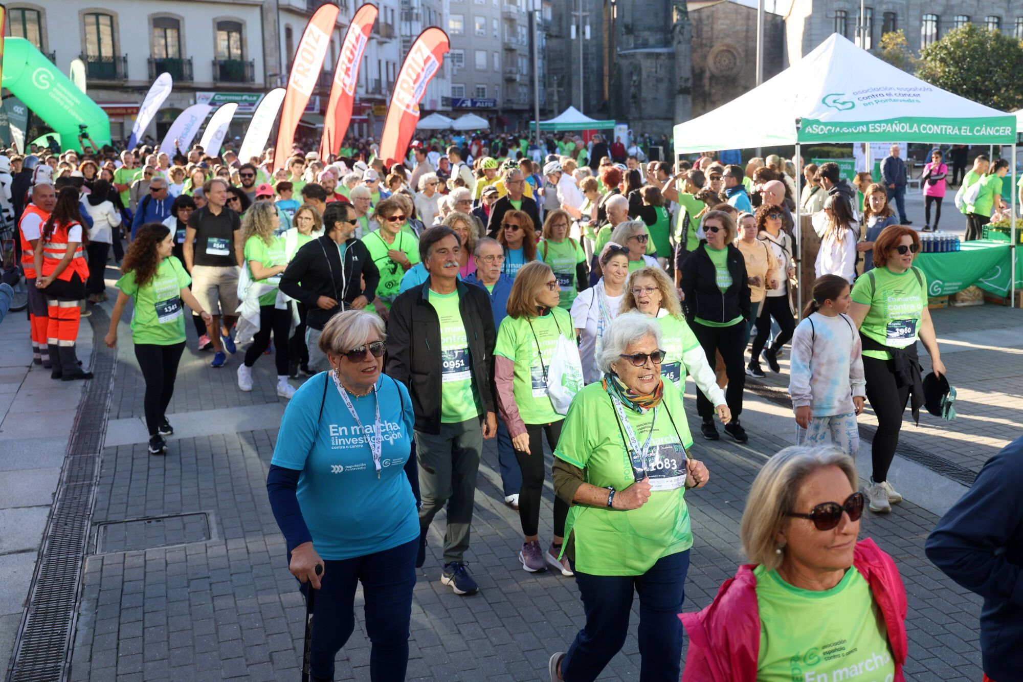 Dos mil setecientos participantes convirtieron la Marcha contra el cáncer de Pontevedra en la más multitudinaria de Galicia