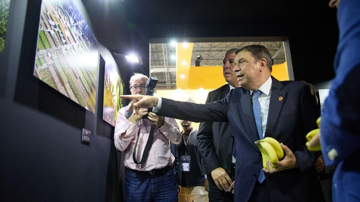 El ministro de Agricultura, Luis Planas, en la feria Fruit Attraction de Madrid.  | | ACFI PRESS
