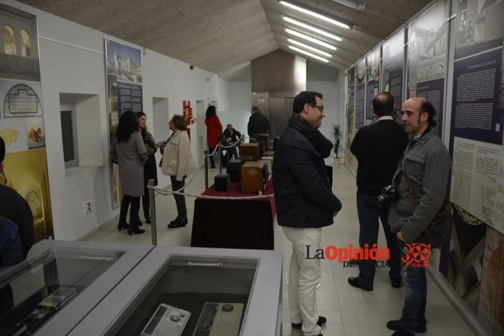 Exposición de radios antiguas en Cieza