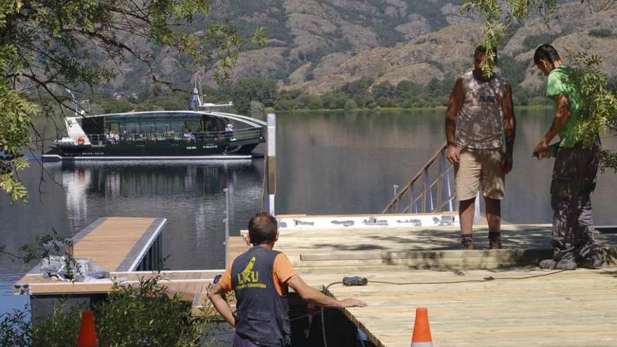 La CHD analiza el impacto del cebado de peces del Lago en la calidad de las aguas