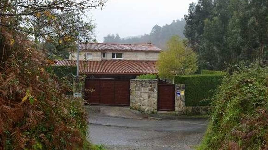 Casa de Samieira, en Poio, en la que se efectuó el registro. // G. S.