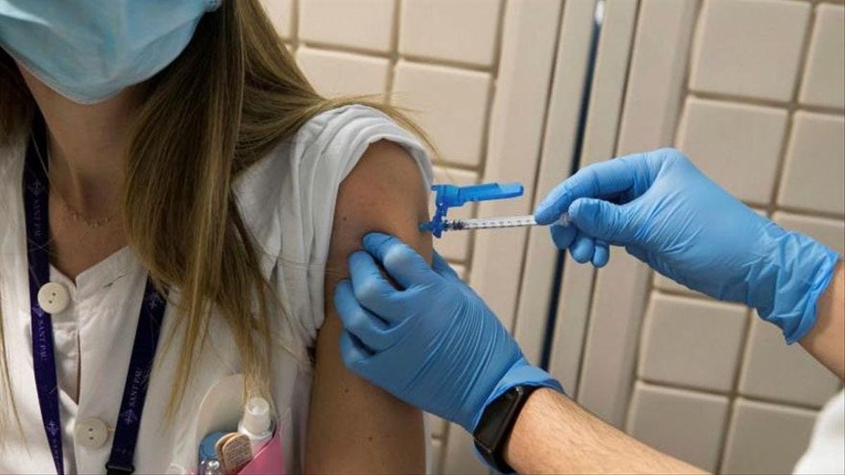 CCOO reclama a Salud que vacune al personal de la sanidad privada, ayuda a domicilio y EPES-061