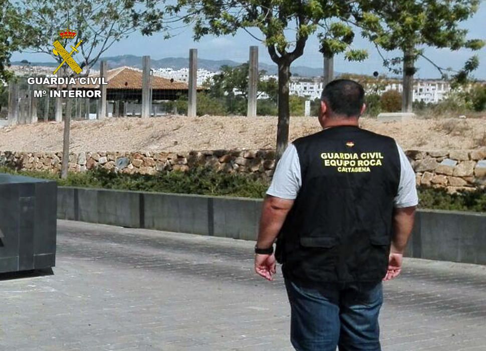 La Guardia Civil desmantela en Corvera una banda dedicada al robo continuado en viviendas