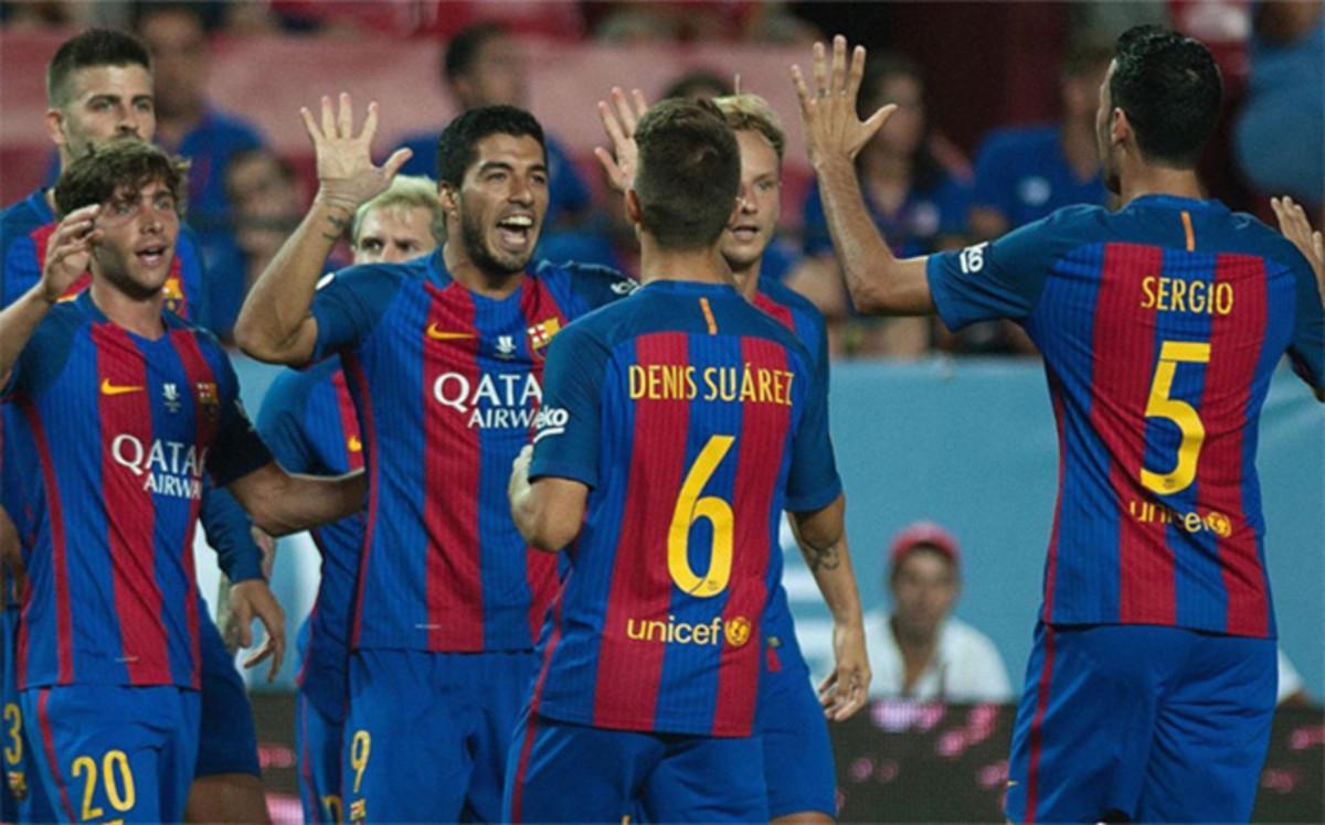 Suárez celebra su gol