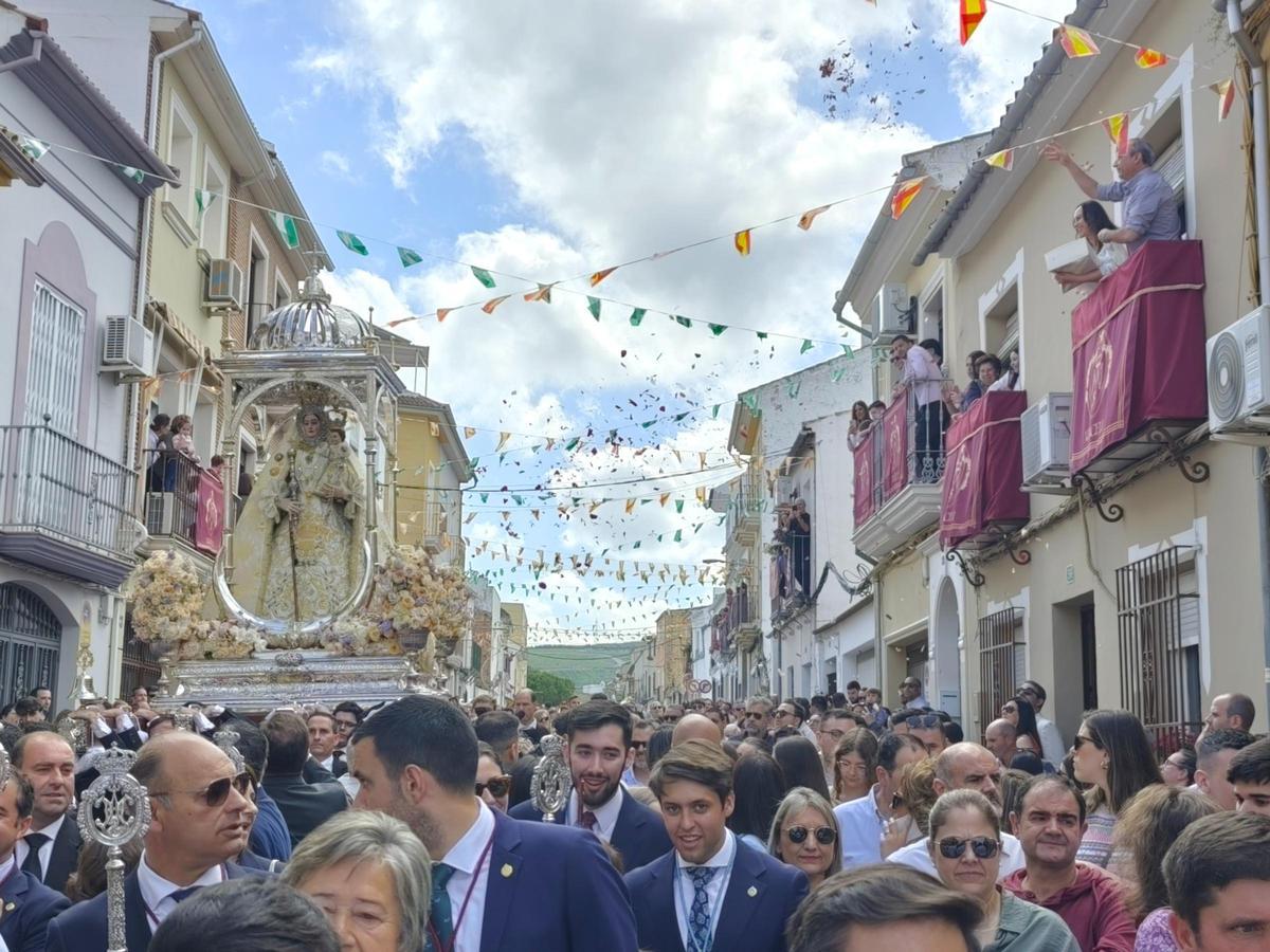 Petalada a la patrona de Lucena.