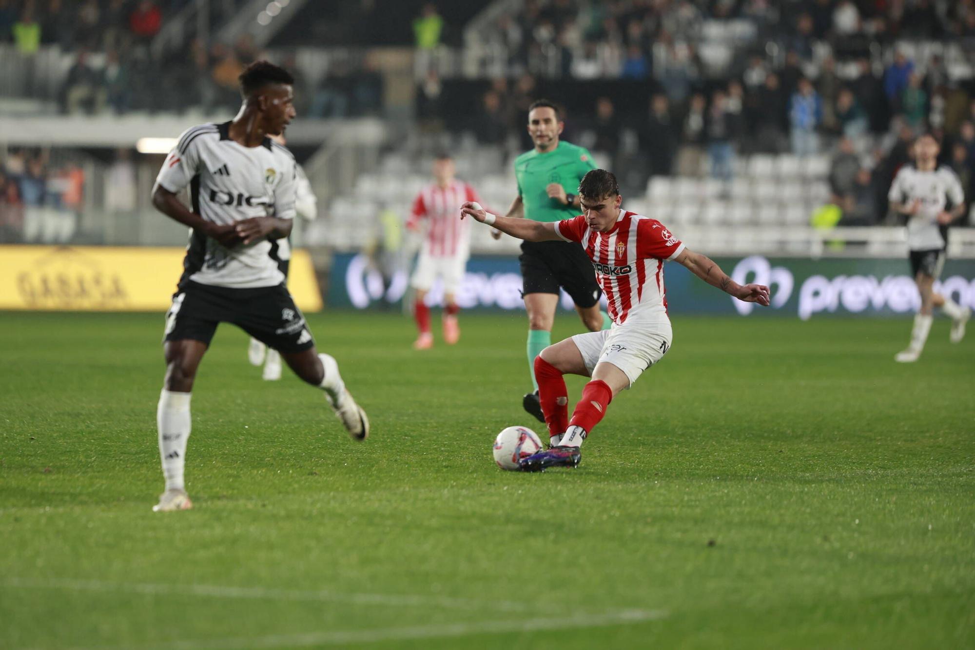 EN IMÁGENES: Así fue el Burgos-Sporting, con gran desplazamiento de  la Mareona