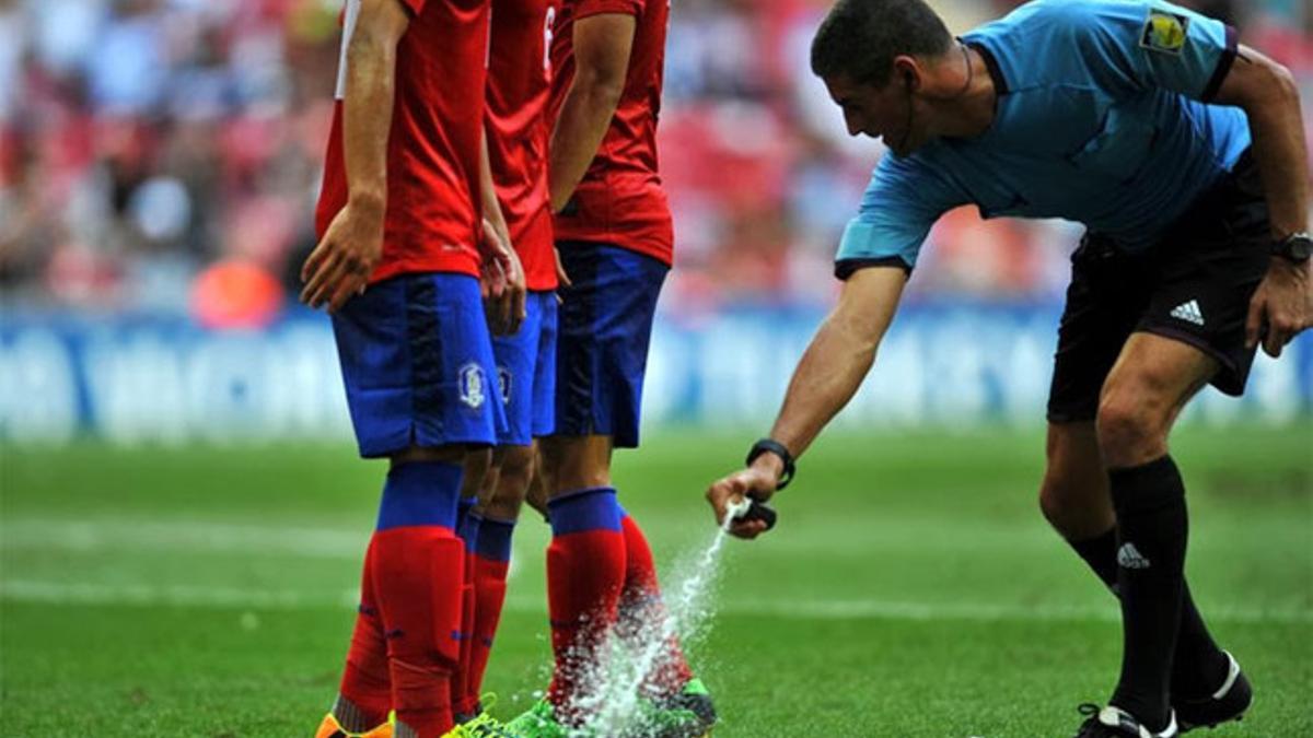 El spray también se utilizará en la Liga BBVA y la Liga Adelante.