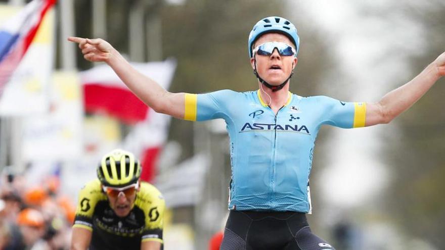 Valgren Andersen celebra su victoria en la Amstel Gold Race.