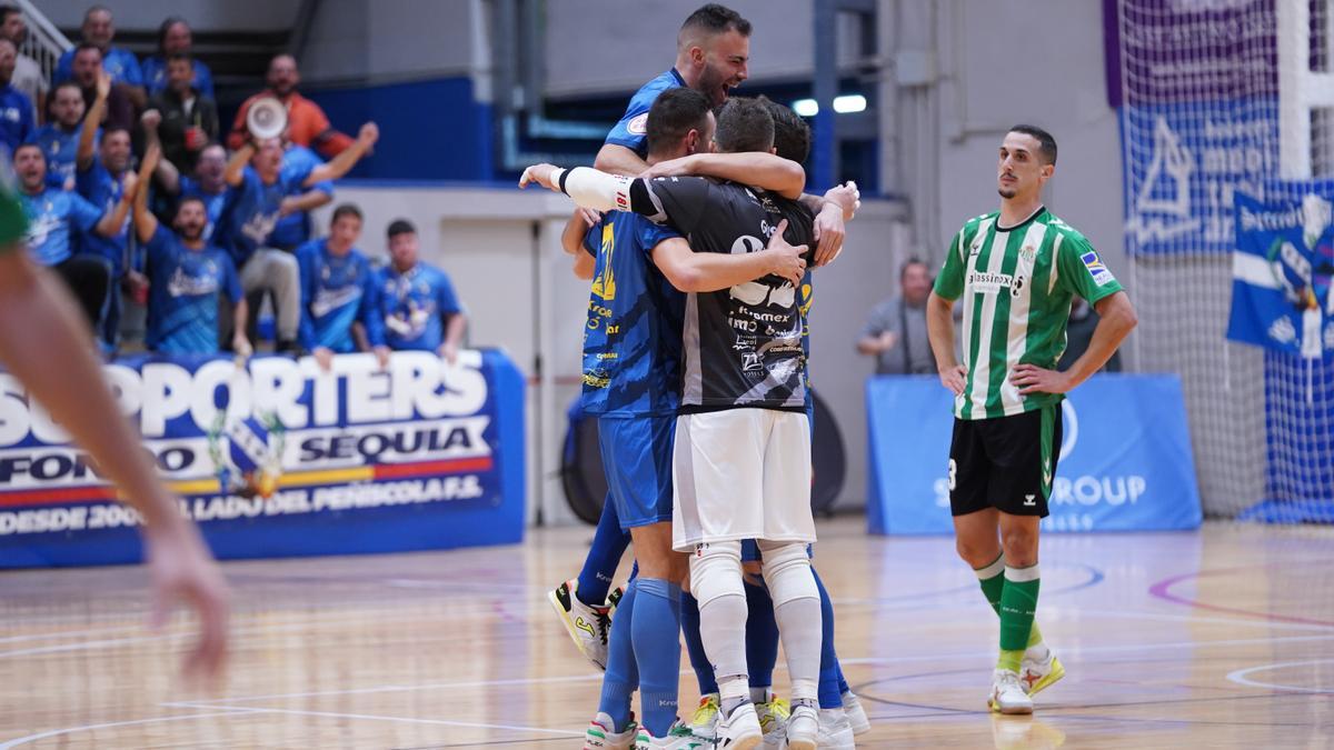 Los de Santi Valladares ofrecieron un despliegue defensivo espectacular, acompañado de un recital de juego ofensivo que hubiese terminado con una goleada aún mayor de no ser por el buen partido del portero bético Raúl.