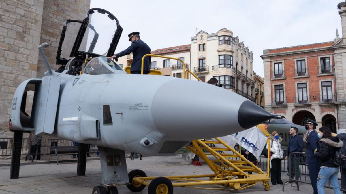 El simulador de vuelo en la Plaza Mayor de Zamora.