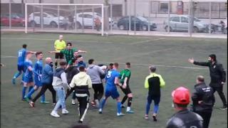 Batalla campal durante un partido de Regional en Barcelona