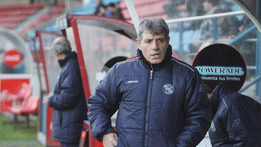 Antonio Dacosta, entrenador de la Unión Deportiva Ourense. // Iñaki Osorio