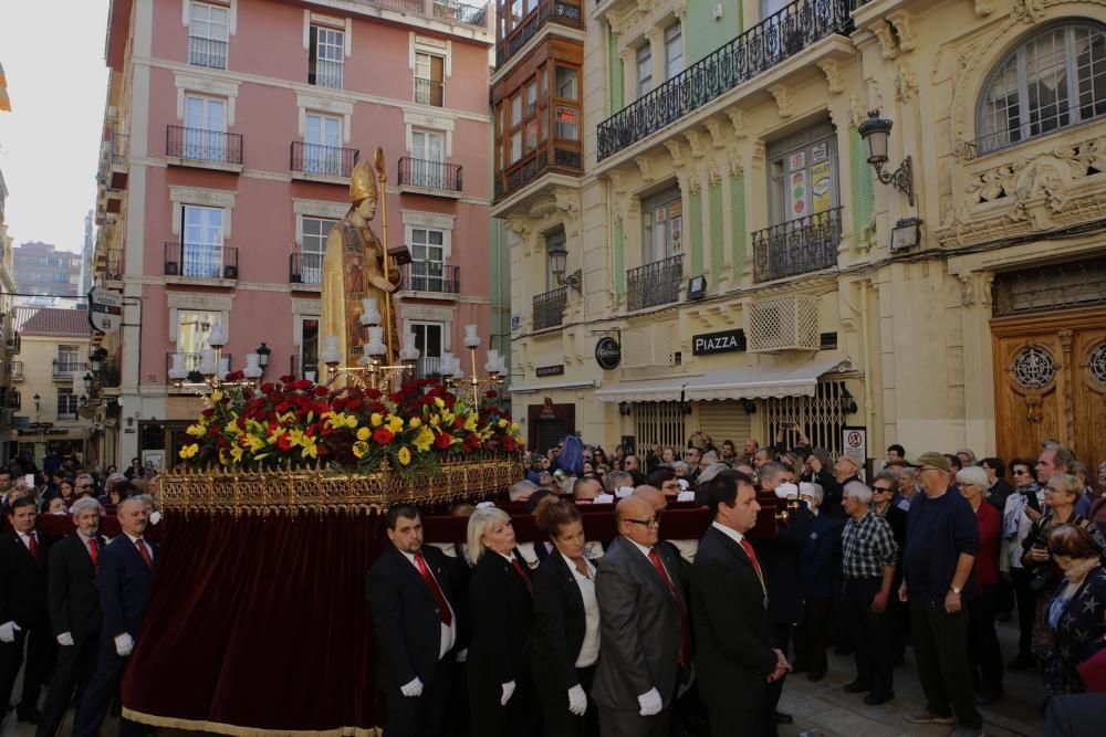 La Concatedral ha acogido hoy la solemne misa, presidida por el obispo Jesús Murgui, con motivo de San Nicolás, patrón de Alicante, según la organización.