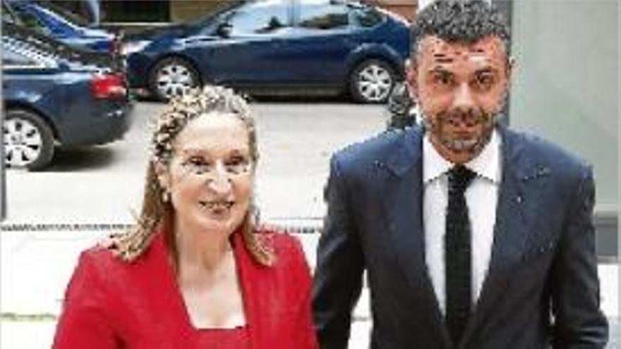 La ministra de Foment, Ana Pastor, amb el conseller Santi Vila