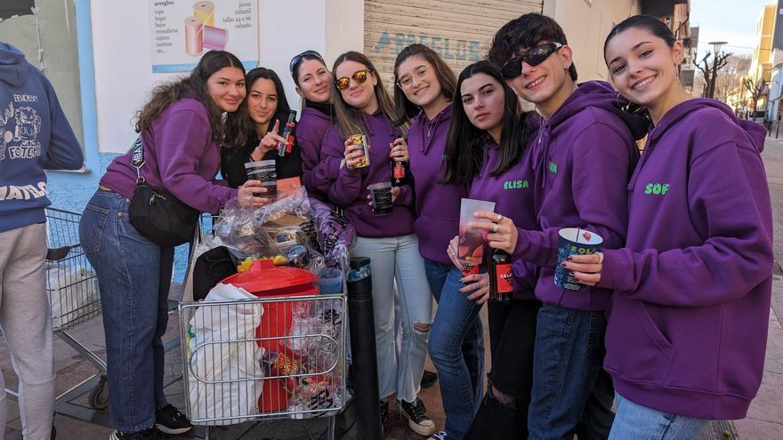 Búscate en la galería de fotos del Día de las Peñas en las fiestas de Benicàssim