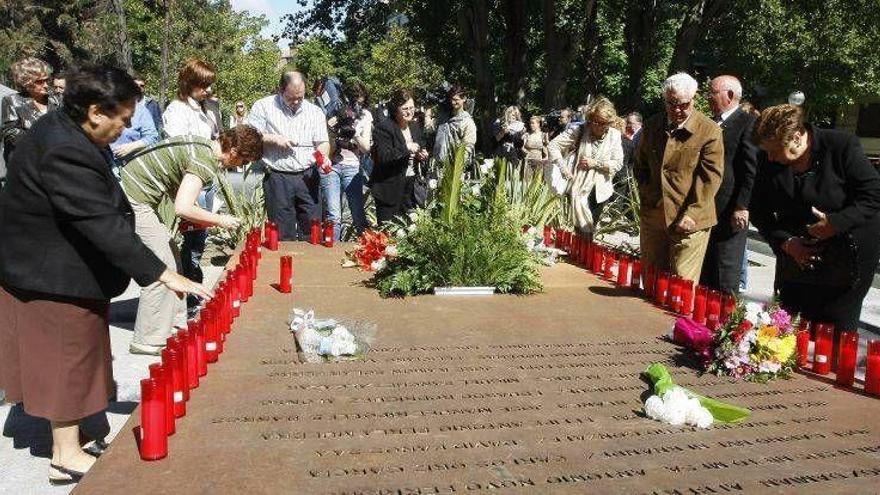 Las familias homenajean este viernes a las víctimas del Yak-42 en Zaragoza