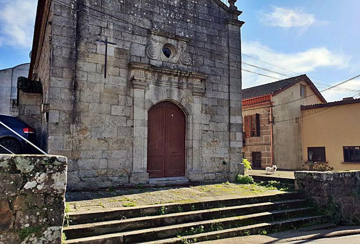 Escalinatas de acceso a la iglesia de Santo Tomé.