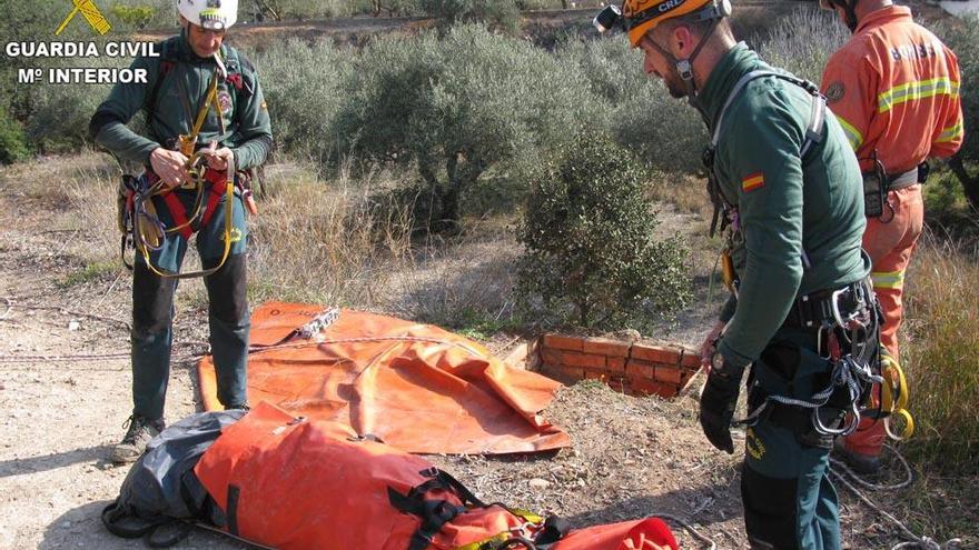 Fallece al caer a una antigua mina de agua en Benigànim cuando buscaba espárragos