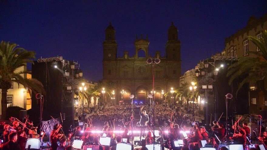 «Volver. Tango Sinfónico», la sensualidad de la melodía rioplatense recala en la plaza de Santa Ana