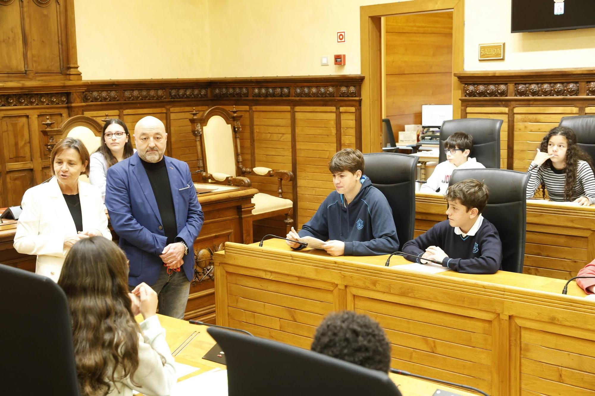 El Pleno del Consejo Municipal de Infancia y Adolescencia de Gijón, en imágenes