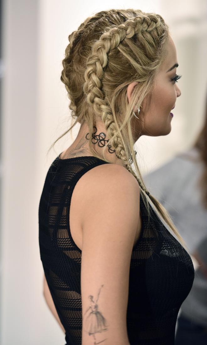 Rita Ora con trenza boxedora