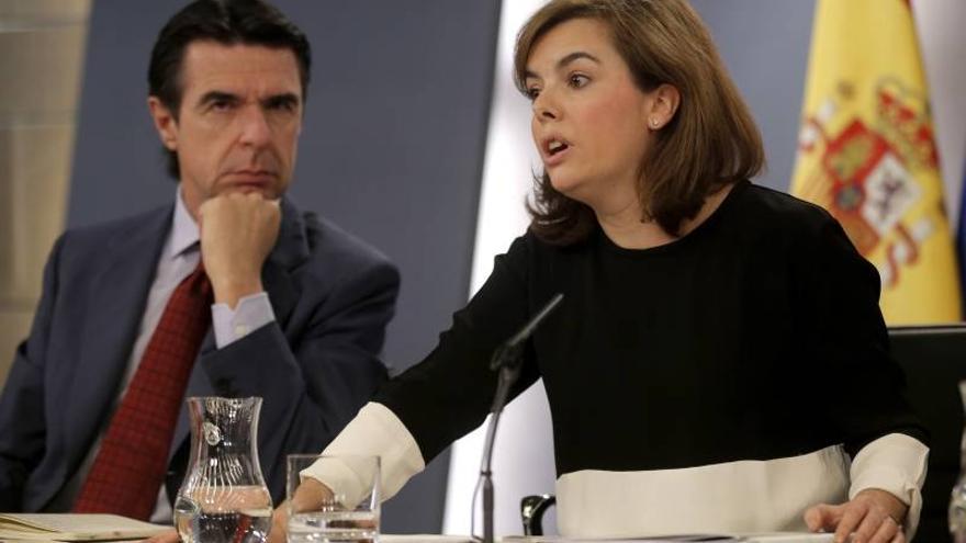 El Gobierno pide a Mas que &quot;clarifique su posición sobre la consulta&quot;