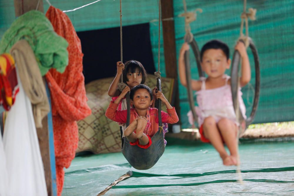 Children displaced in the conflict between KIA ...