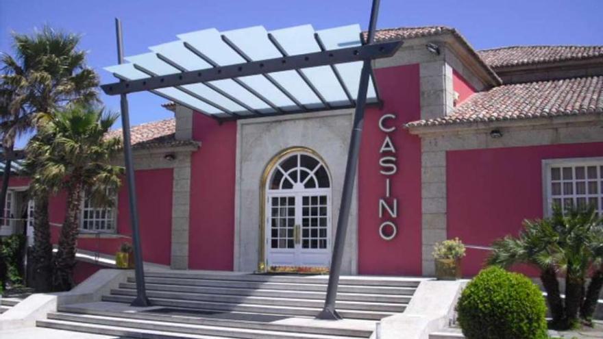 Fachada del Casino La Toja, que proyecta abrir un nuevo negocio en el sur de la provincia.