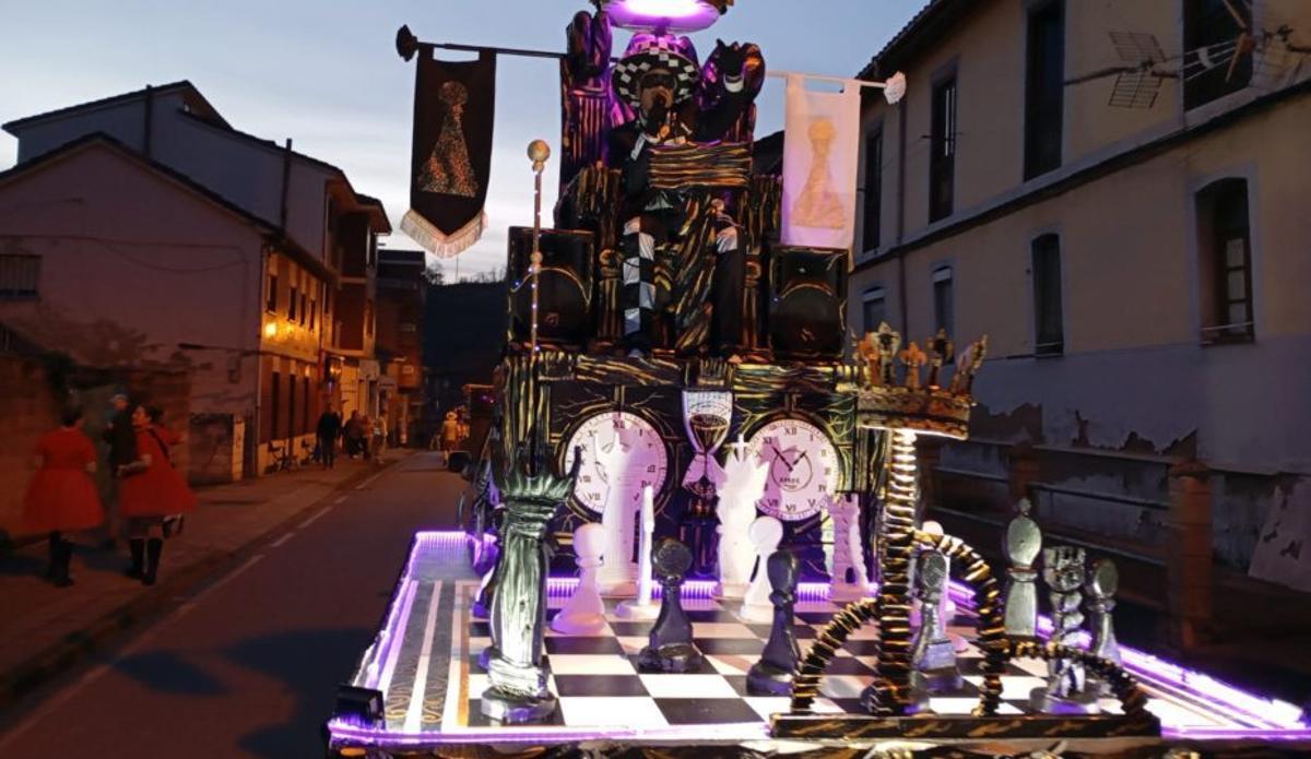 El Antroxu deja de ser cosa de niños