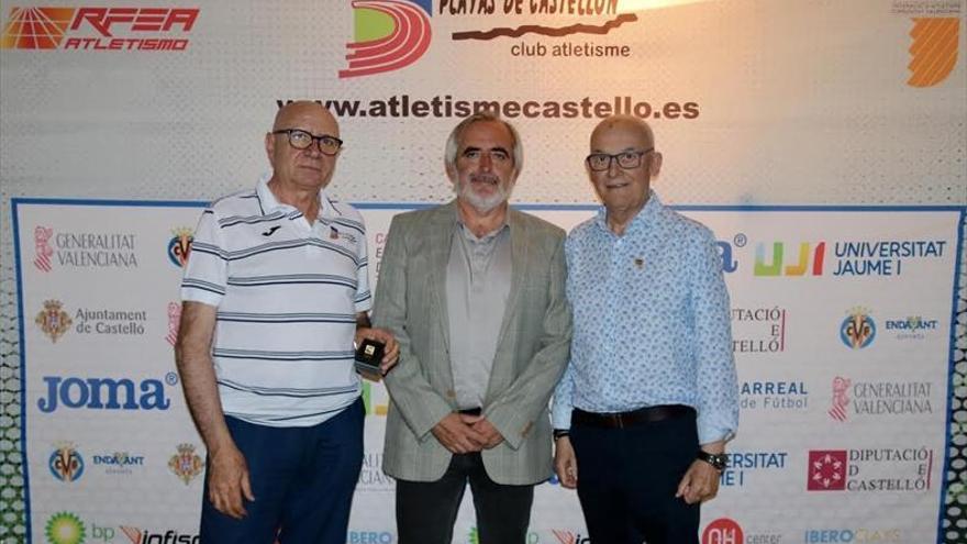 El Playas premia a los mejores de ‘casa’ en una emotiva gala