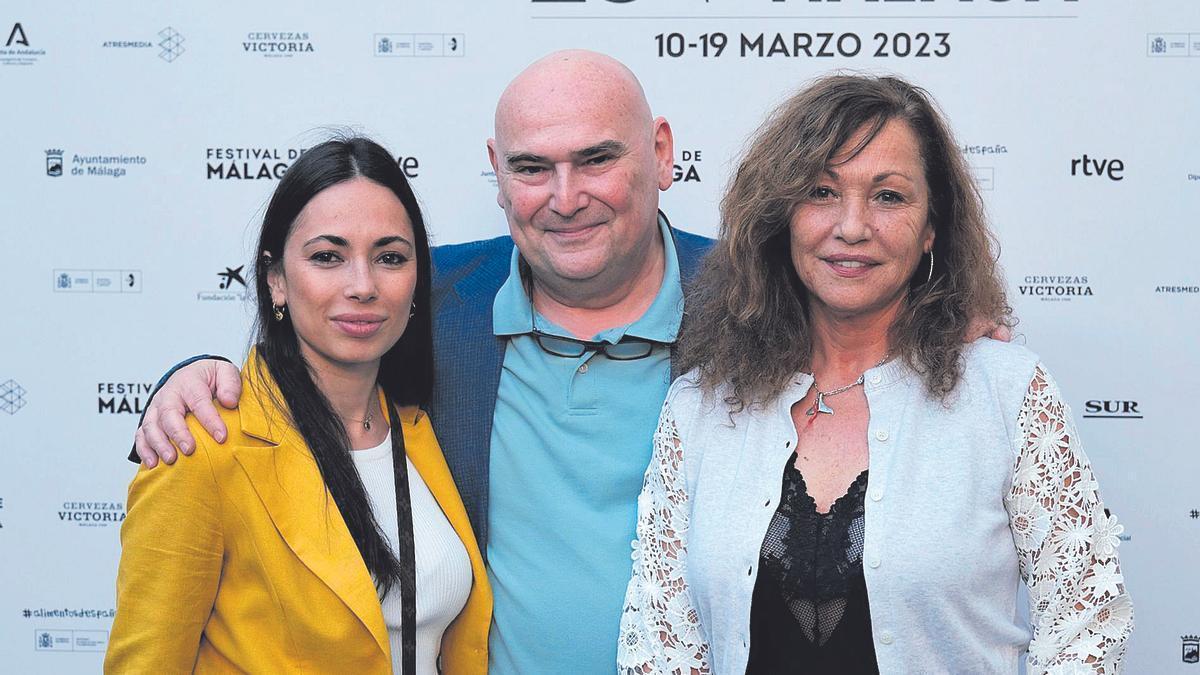 El Festival le dedica un adiós íntimo y familiar a Saura. Dos hijos del genio aragonés, Anna y Antonio Saura, y su viuda, Eulalia Ramón, acudieron al festival para recordar los últimos días, &quot;lúcidos y clarividentes&quot;, del director y compartir algunos aspectos humanos