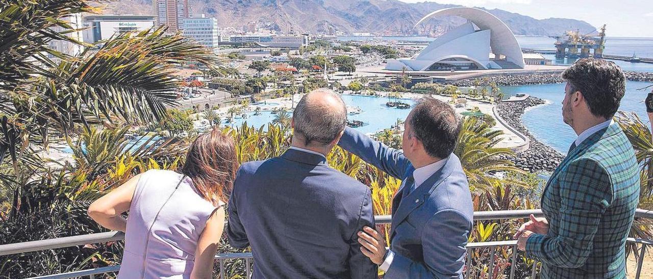 Los alcaldes de Telde, Carmen Hernández; Las Palmas de Gran Canaria, Augusto Hidalgo;  Santa Cruz de Tenerife, José Manuel Bermúdez y La Laguna, Luis Yeray Gutiérrez.