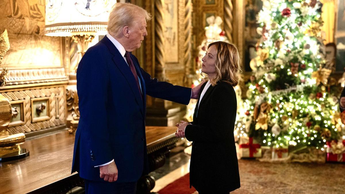 Donald Trump y Georgia Meloni, durante una visita de la primera ministra italiana a Mar-a-Lago el pasado mes de enero.