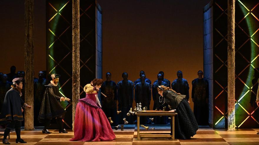 Una "Maria Stuarda" de libro se corona en el teatro Campoamor