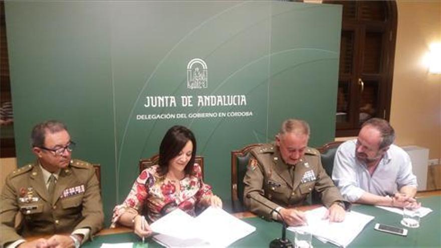 Junta y Defensa firman un convenio para prevenir incendios forestales