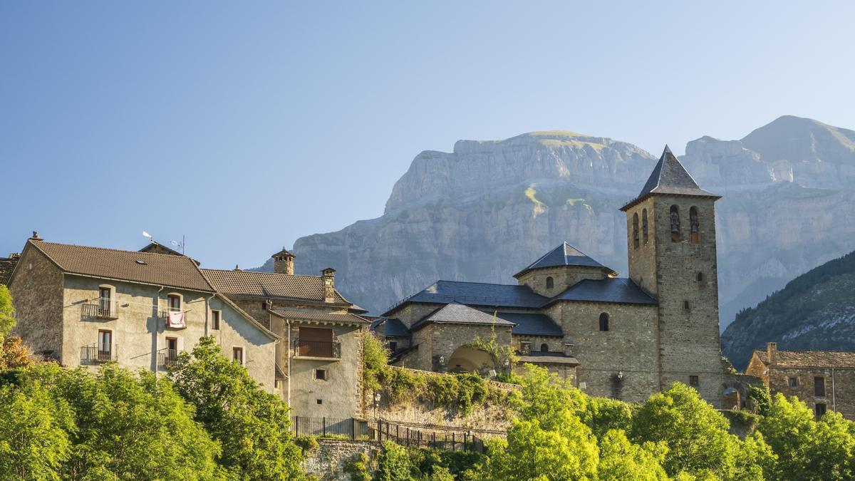 La comarca del Pirineo que parece sacada de un paisaje suizo