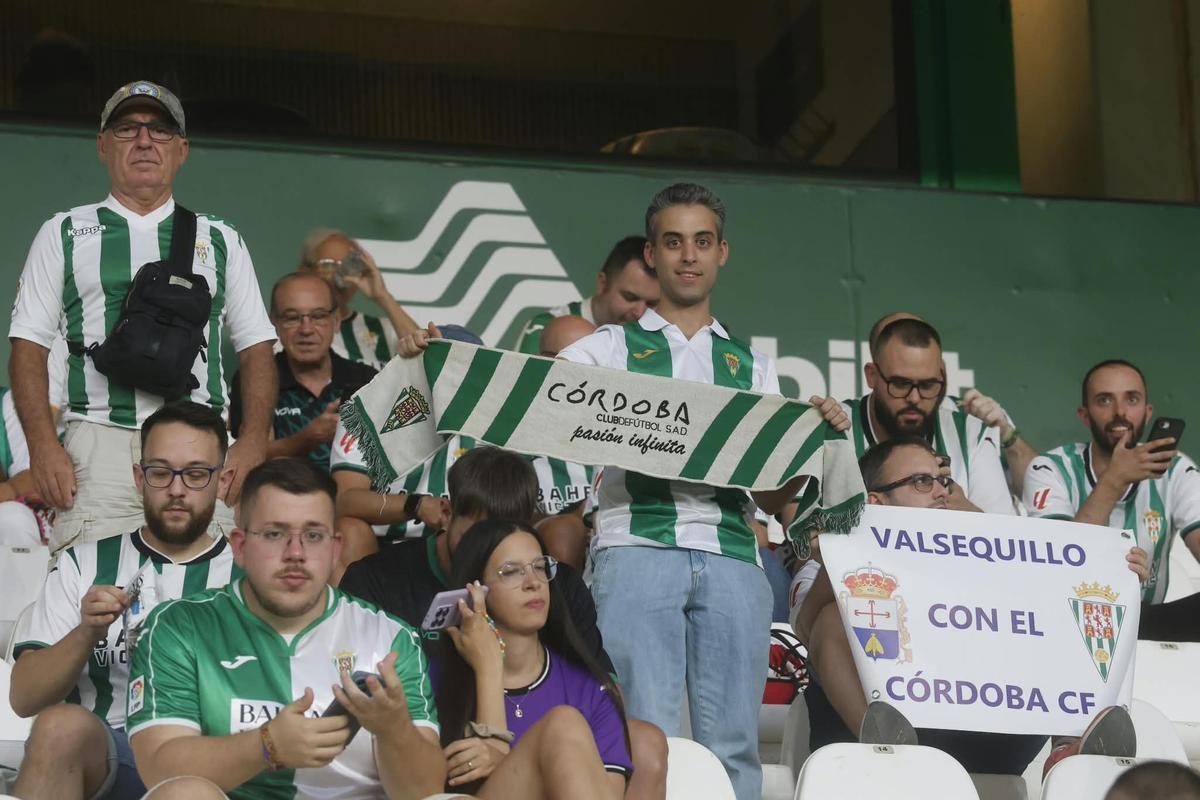 Córdoba CF-Granada | Las imágenes de la afición en El Arcángel
